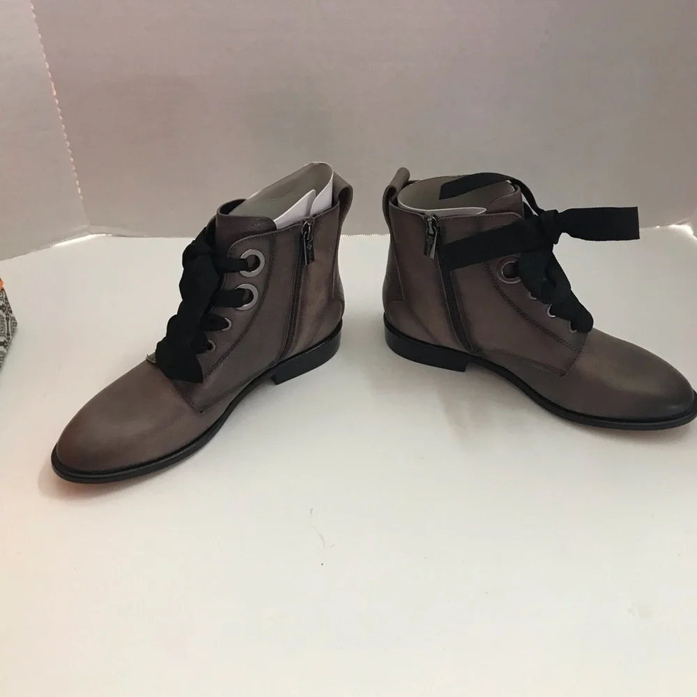 ISOLA LEATHER TOCINA BOOTIE IN PAVEMENT